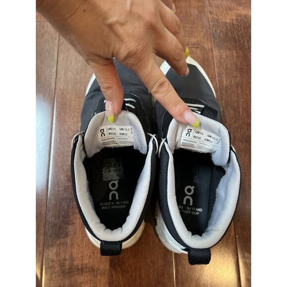 On Cloud Hero Mid Youth Shoes Size Y4 White Gray Waterproof Athletic Sneakers - Picture 9 of 10